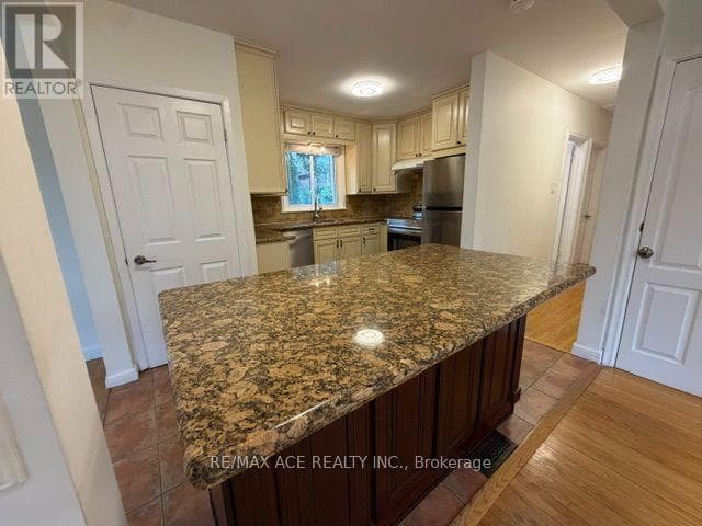 Single Family at Main- 246 Horsham Avenue, Toronto (Willowdale West), Ontario - Photo 6 - RE/MAX Garden City Realty