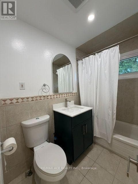 Single Family at Main- 246 Horsham Avenue, Toronto (Willowdale West), Ontario - Photo 8 - RE/MAX Garden City Realty