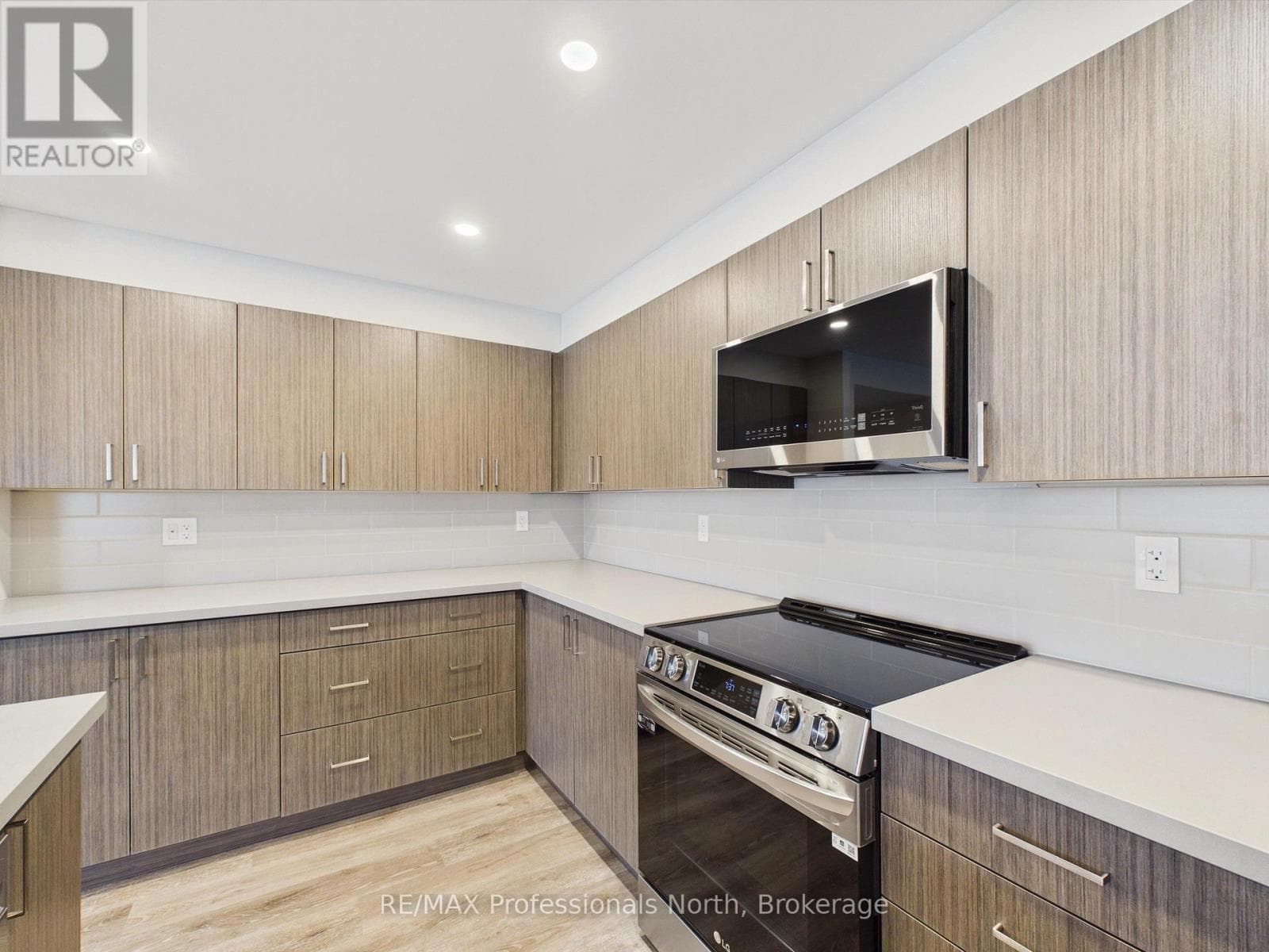 Single Family at 2-101 Tree Tops Lane, Huntsville (Chaffey), Ontario - Photo 6 - RE/MAX Garden City Realty