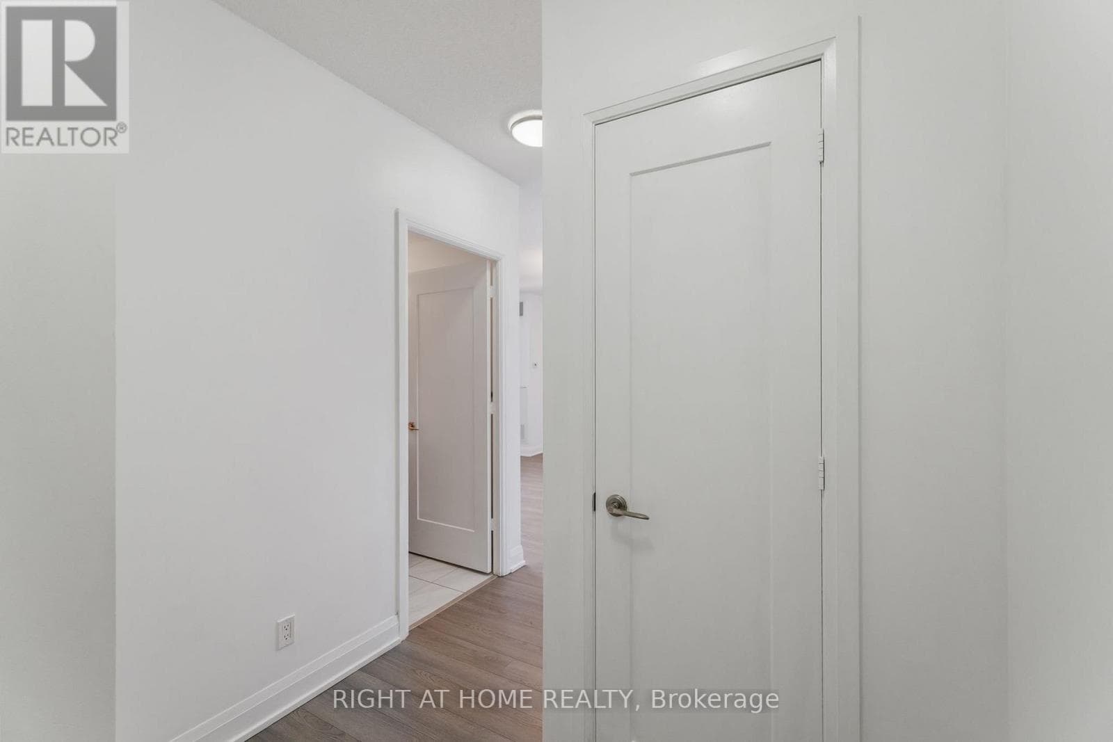 Single Family at 309- 56 Annie Craig Drive, Toronto (Mimico), Ontario - Photo 10 - RE/MAX Garden City Realty