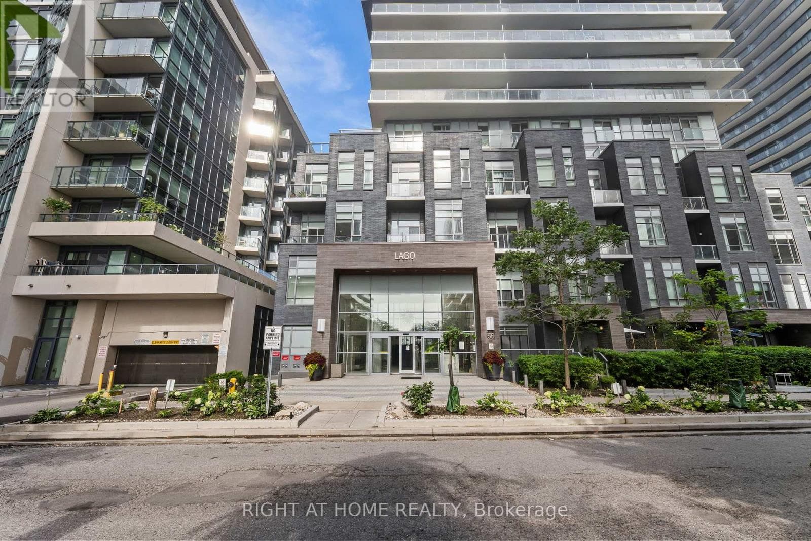 Single Family at 309- 56 Annie Craig Drive, Toronto (Mimico), Ontario - Photo 2 - RE/MAX Garden City Realty