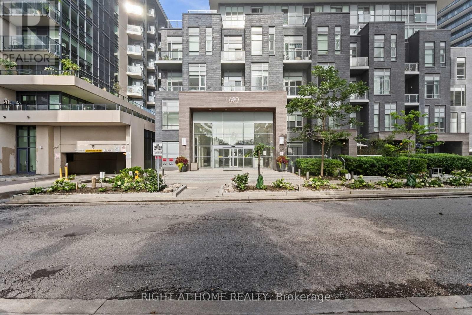 Single Family at 309- 56 Annie Craig Drive, Toronto (Mimico), Ontario - Photo 4 - RE/MAX Garden City Realty
