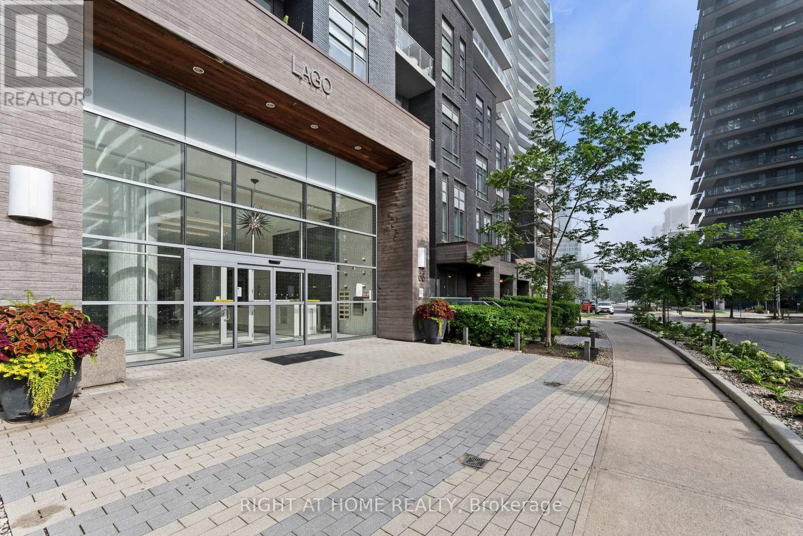 Single Family at 309- 56 Annie Craig Drive, Toronto (Mimico), Ontario - Photo 5 - RE/MAX Garden City Realty