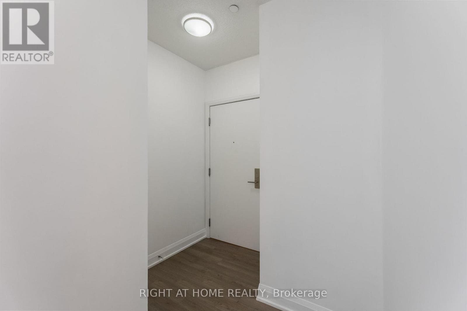 Single Family at 309- 56 Annie Craig Drive, Toronto (Mimico), Ontario - Photo 8 - RE/MAX Garden City Realty