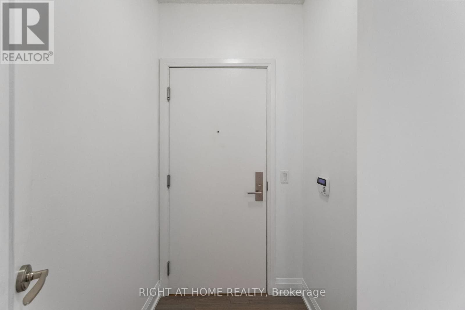 Single Family at 309- 56 Annie Craig Drive, Toronto (Mimico), Ontario - Photo 9 - RE/MAX Garden City Realty