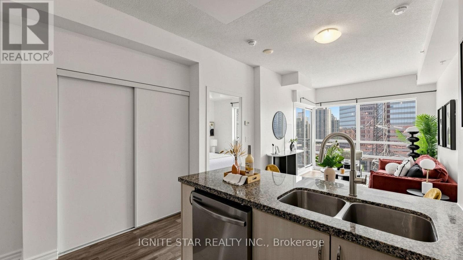 1201- 5740 Yonge Street