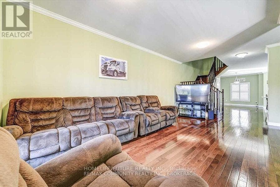 Single Family at 84 Wimbledon Court, Whitby (Williamsburg), Ontario - Photo 5 - RE/MAX Garden City Realty