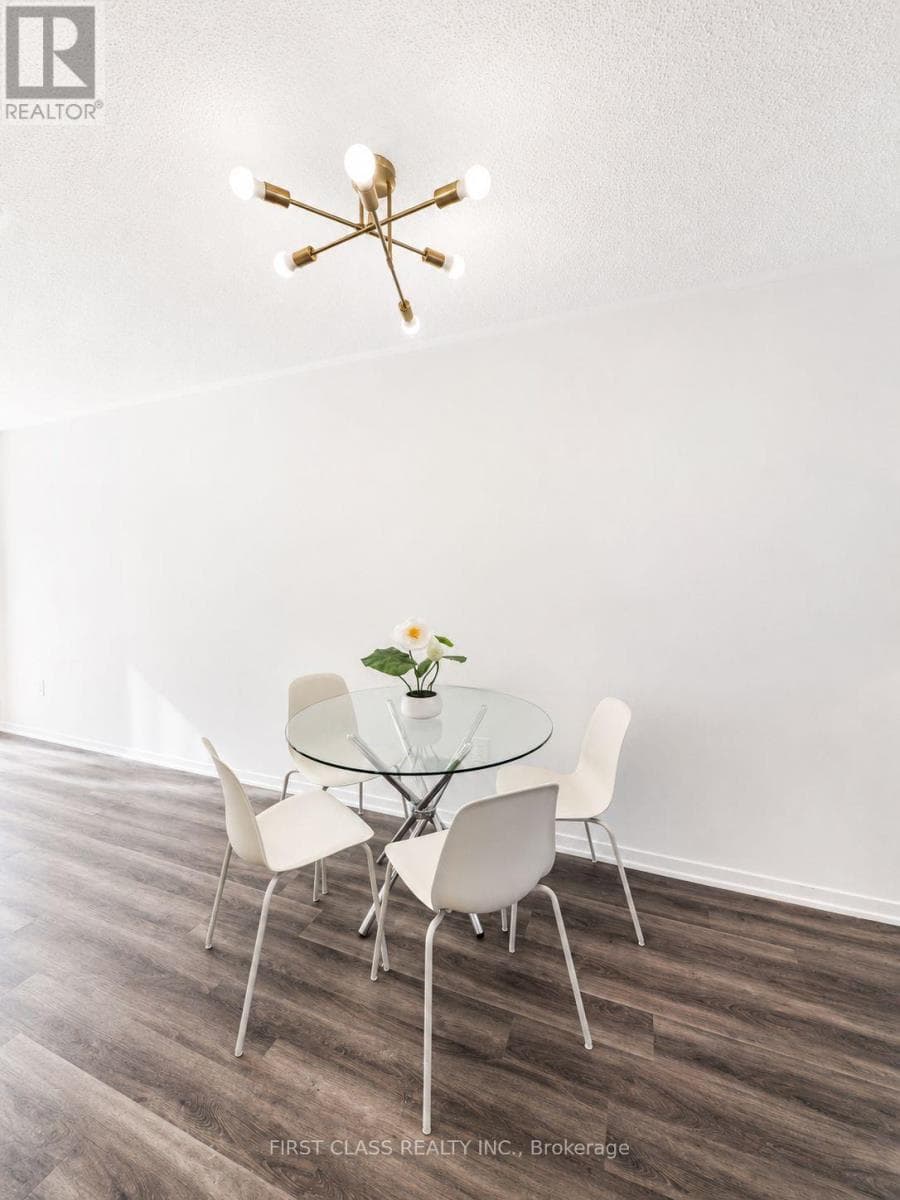 Single Family at 56- 5 William Jackson Way, Toronto (New Toronto), Ontario - Photo 4 - RE/MAX Garden City Realty