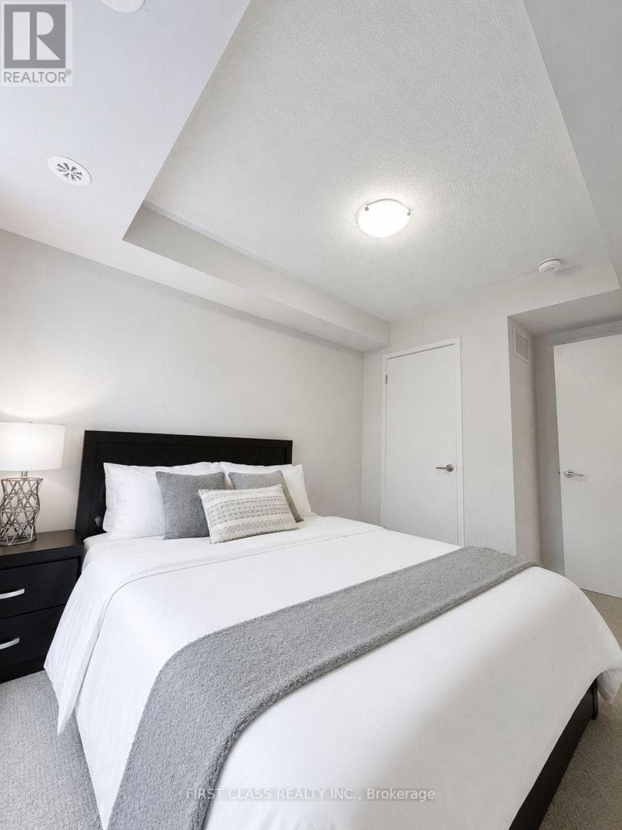 Single Family at 56- 5 William Jackson Way, Toronto (New Toronto), Ontario - Photo 5 - RE/MAX Garden City Realty