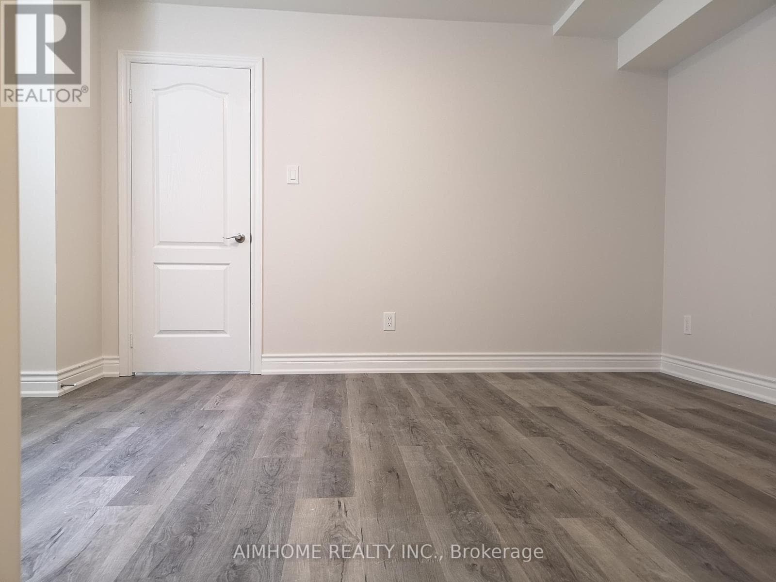Single Family at LegBsmt- 27 Maple Edge Lane, Whitby (Williamsburg), Ontario - Photo 8 - RE/MAX Garden City Realty
