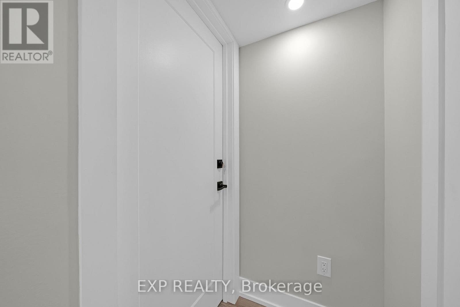 Single Family at 25 La Cassandra Basement Drive, Vaughan (Vellore Village), Ontario - Photo 10 - RE/MAX Garden City Realty