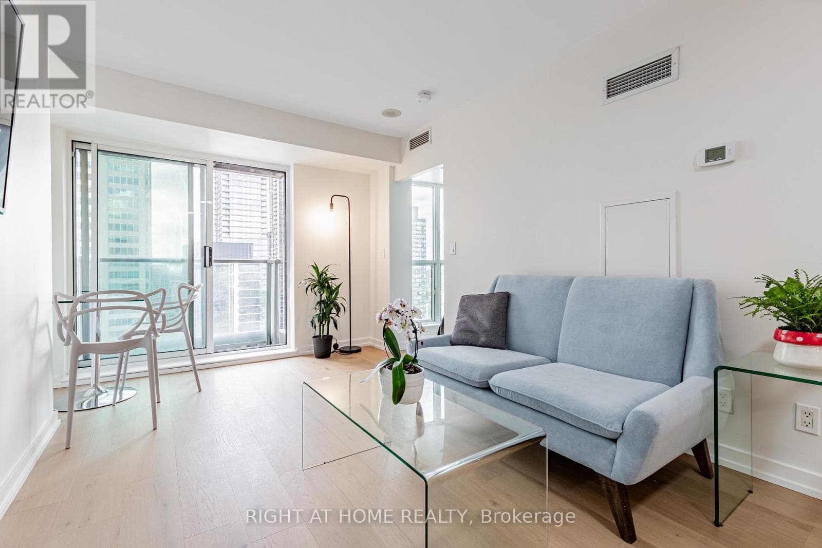 Single Family at 3116- 8 Park Road, Toronto (Annex), Ontario - Photo 6 - RE/MAX Garden City Realty