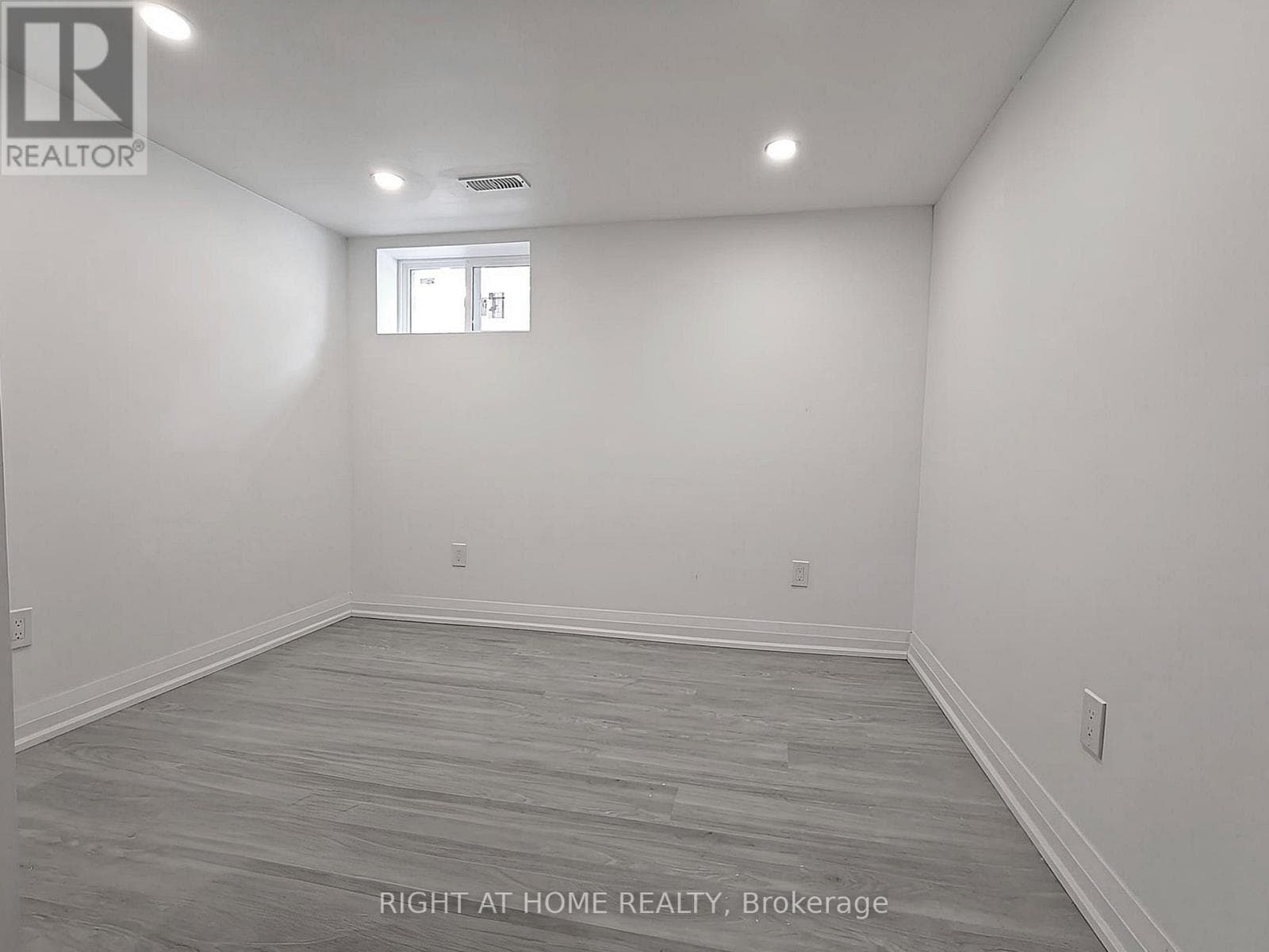 Single Family at 92 Cadillac Avenue, Oshawa (Central), Ontario - Photo 10 - RE/MAX Garden City Realty