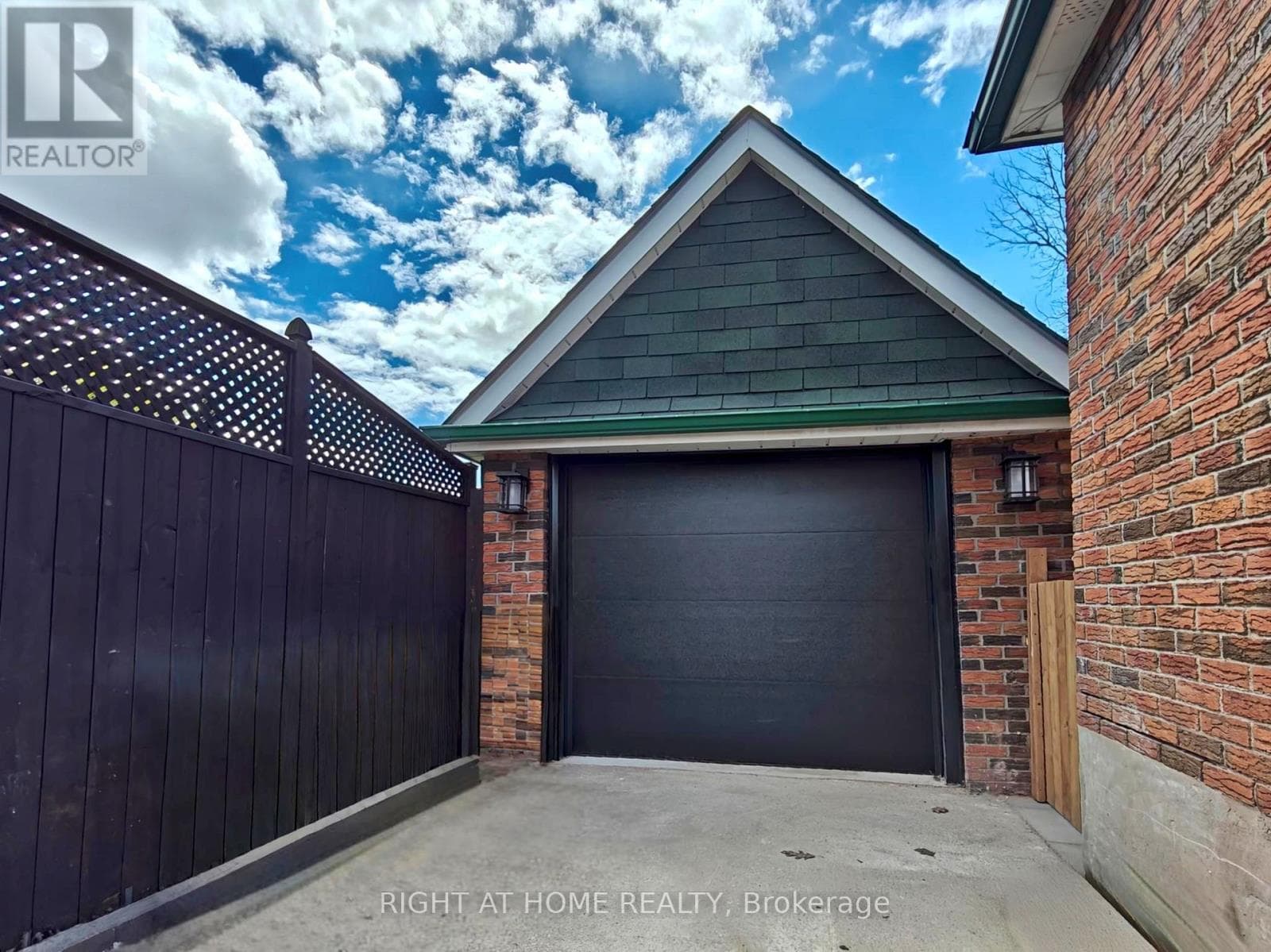 Single Family at 92 Cadillac Avenue, Oshawa (Central), Ontario - Photo 4 - RE/MAX Garden City Realty