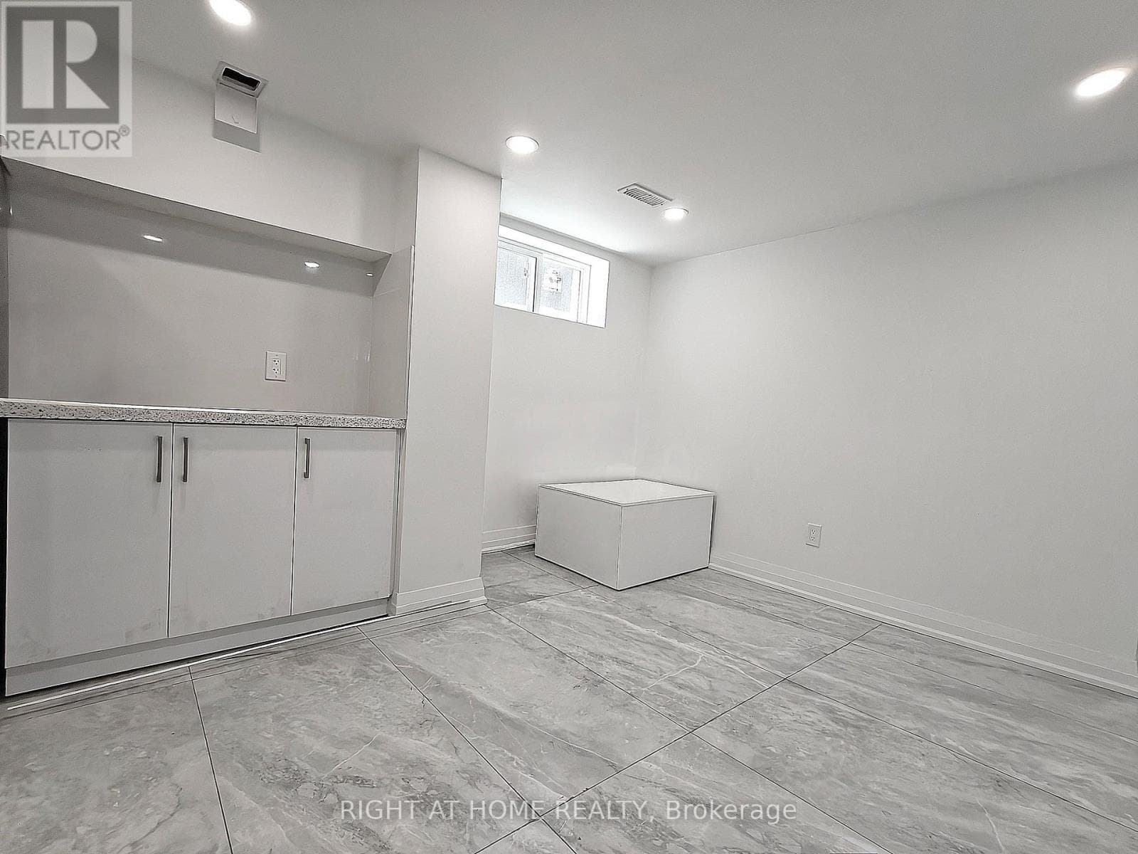 Single Family at 92 Cadillac Avenue, Oshawa (Central), Ontario - Photo 8 - RE/MAX Garden City Realty