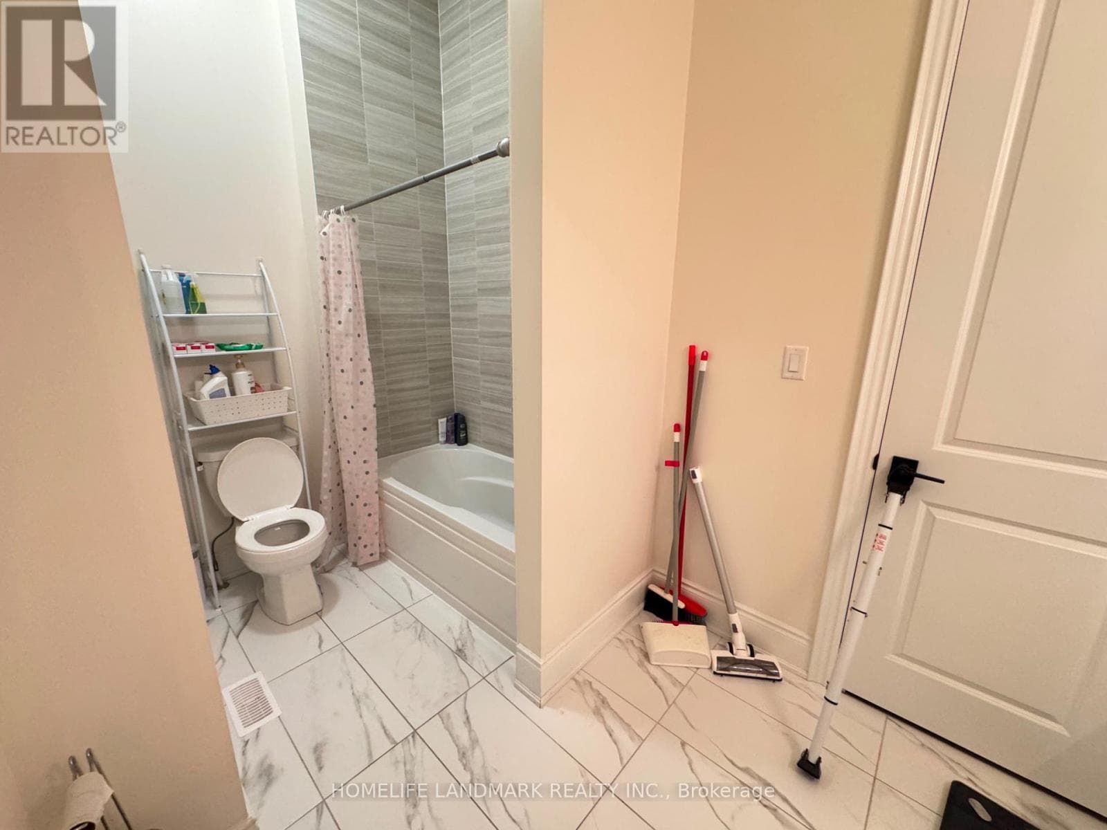 Single Family at 187 Stormont (Room ) Trail, Vaughan (Vellore Village), Ontario - Photo 8 - RE/MAX Garden City Realty