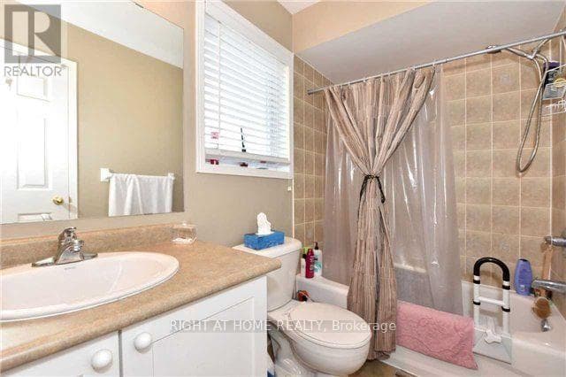 Single Family at 32 Donlevy Crescent, Whitby (Taunton North), Ontario - Photo 7 - RE/MAX Garden City Realty