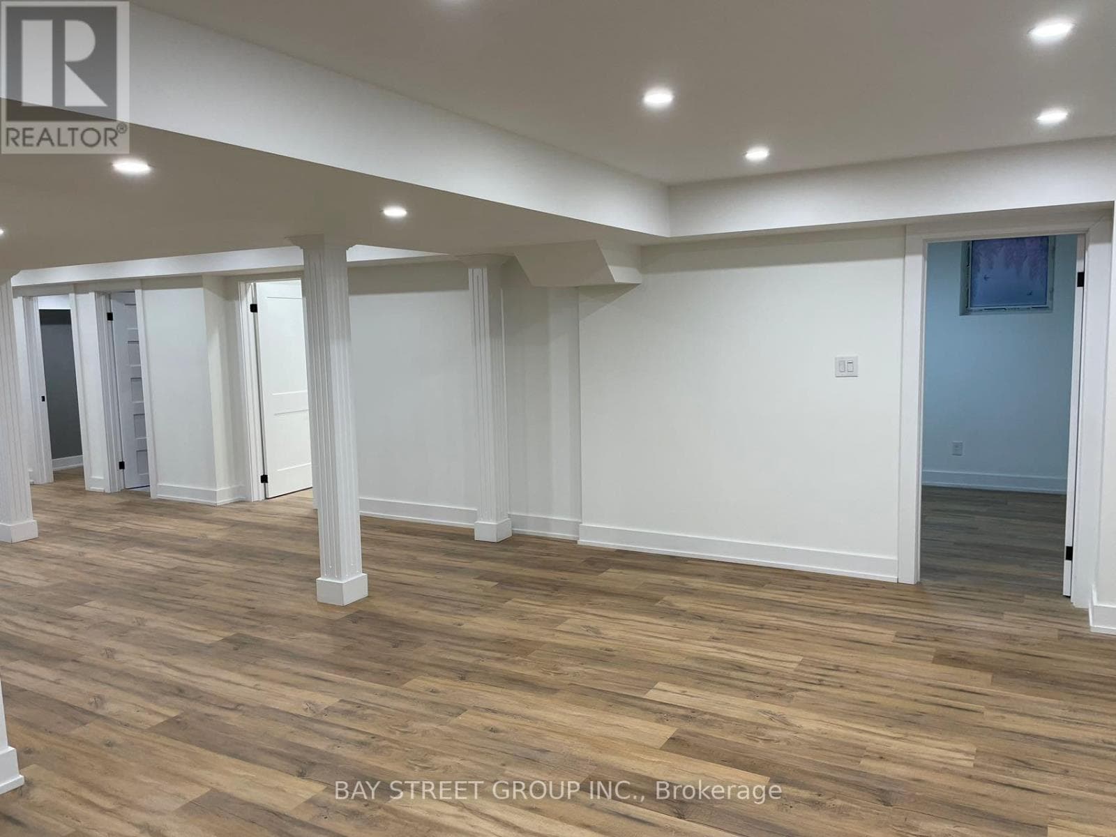 Single Family at 1258 Atkins Dr Drive, Newmarket (Stonehaven-Wyndham), Ontario - Photo 8 - RE/MAX Garden City Realty