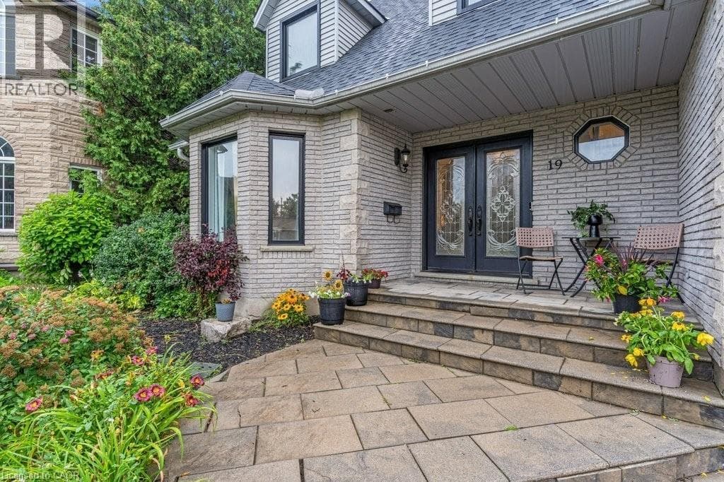 Single Family at 19 KENLEY Lane, Cambridge, Ontario - Photo 3 - RE/MAX Garden City Realty