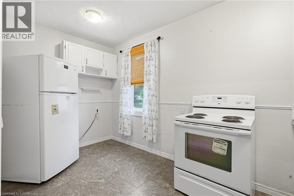 Single Family at 160 LORNE Crescent, Kitchener, Ontario - Photo 7 - RE/MAX Garden City Realty