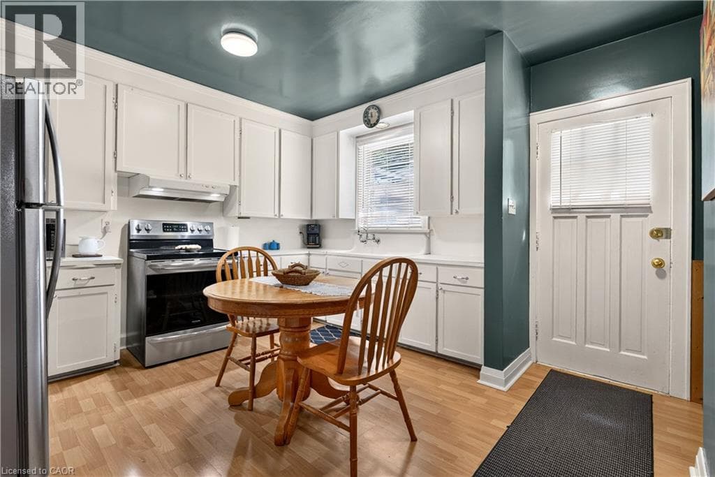 Single Family at 109 LINWOOD Avenue, Port Colborne, Ontario - Photo 10 - RE/MAX Garden City Realty