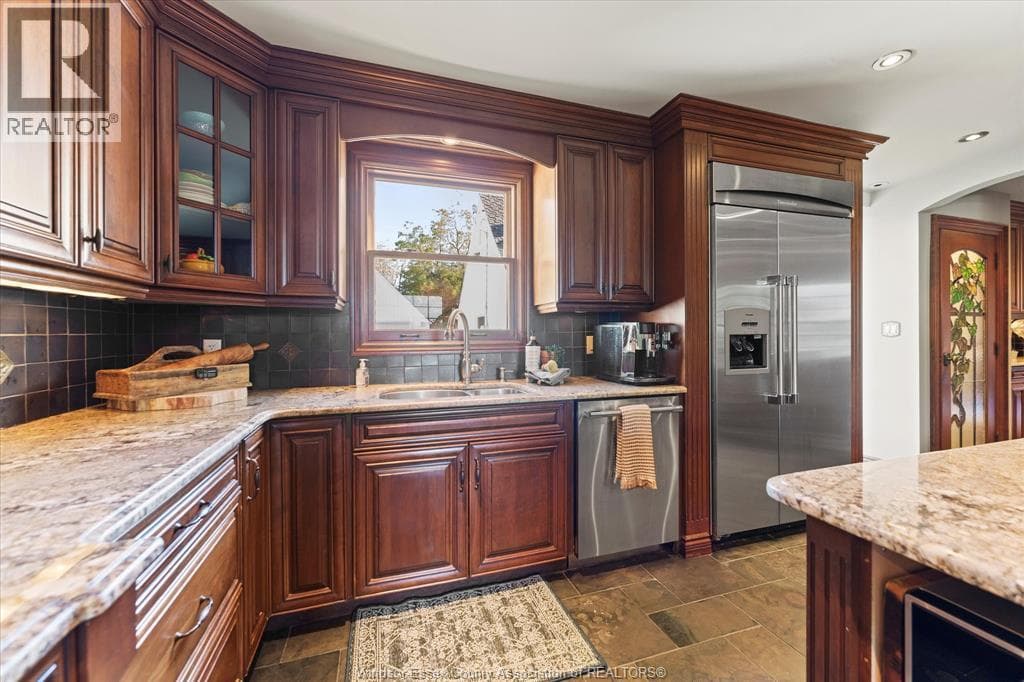 Single Family at 6545 RIVERSIDE Drive, Windsor, Ontario - Photo 8 - RE/MAX Garden City Realty
