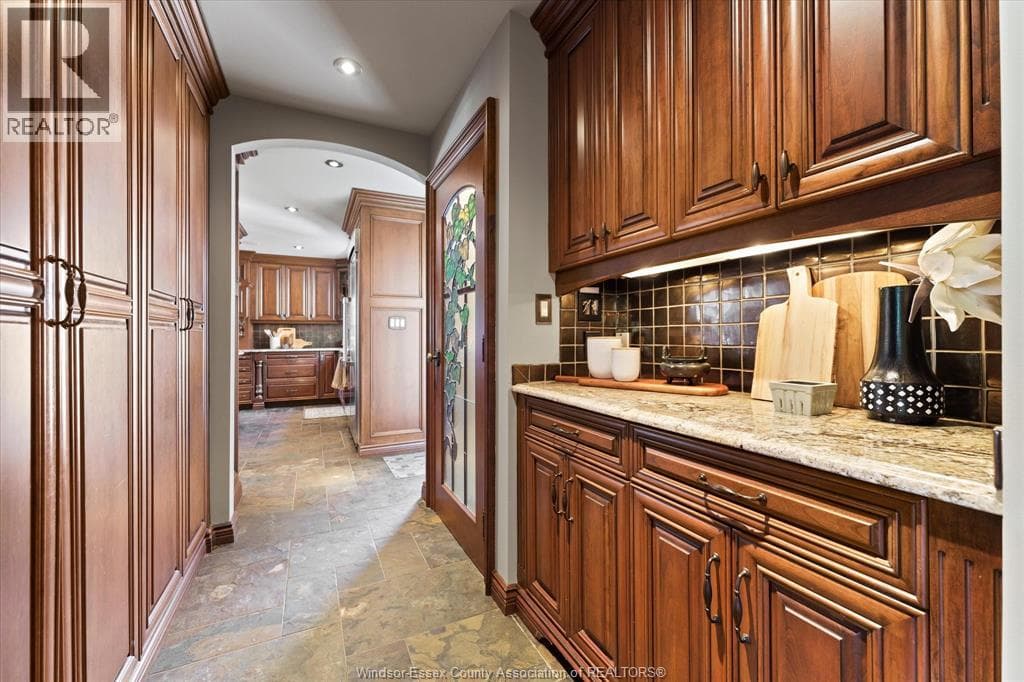 Single Family at 6545 RIVERSIDE Drive, Windsor, Ontario - Photo 9 - RE/MAX Garden City Realty