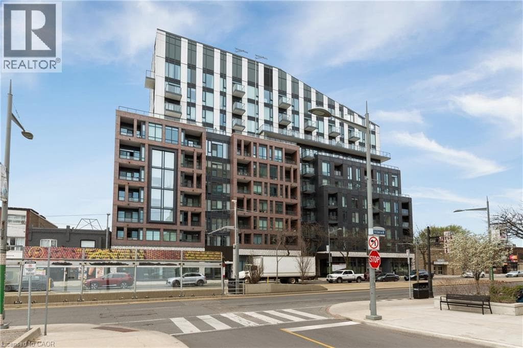216- 1808 ST CLAIR Avenue