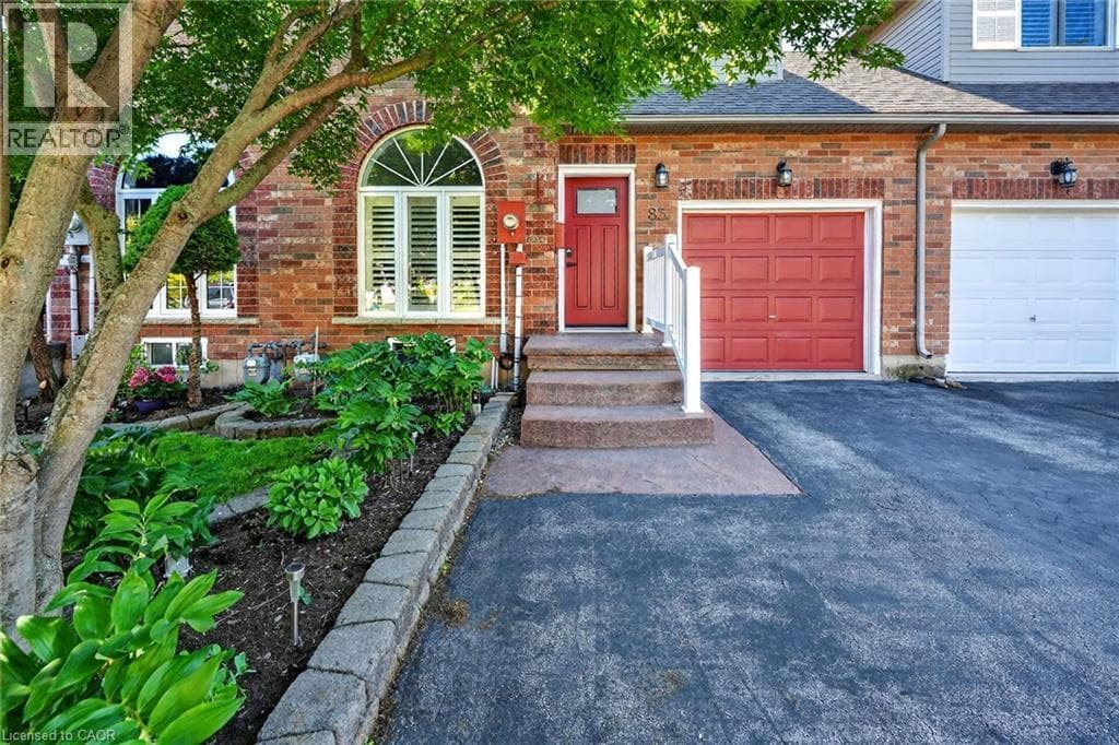 Single Family at 83 MORRISON Crescent, Grimsby, Ontario - Photo 4 - RE/MAX Garden City Realty