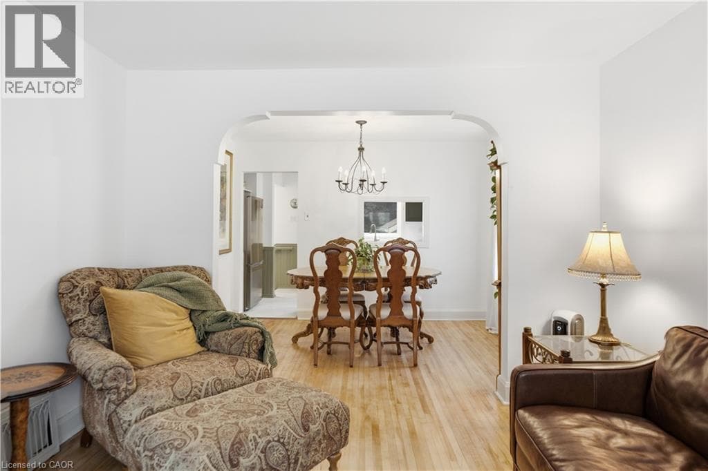Single Family at 81 VALE Avenue, St. Catharines, Ontario - Photo 7 - RE/MAX Garden City Realty