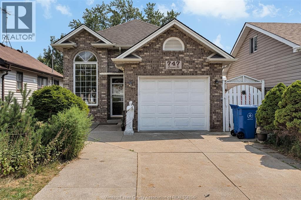 Single Family at 747 EUGENIE, Windsor, Ontario - Photo 3 - RE/MAX Garden City Realty