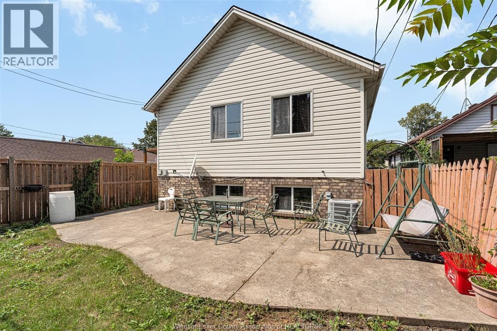 Single Family at 747 EUGENIE, Windsor, Ontario - Photo 7 - RE/MAX Garden City Realty