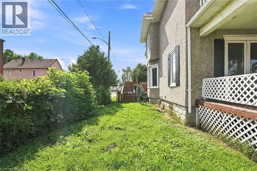 Single Family at 83 BURGAR Street, Welland, Ontario - Photo 8 - RE/MAX Garden City Realty