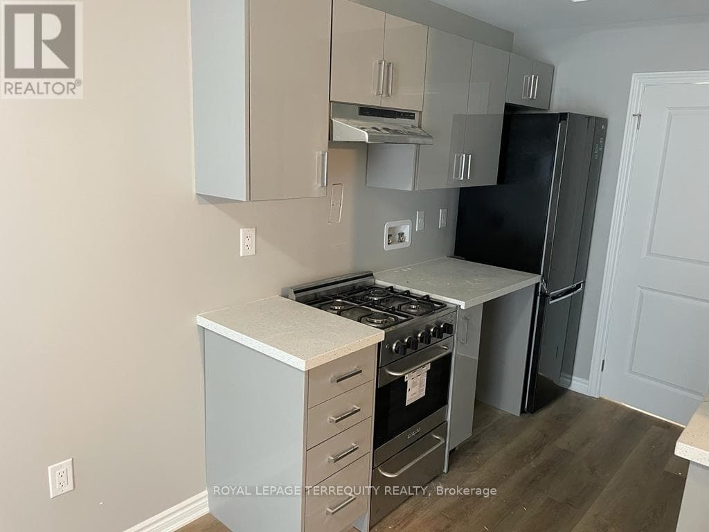 Single Family at 3- 646 Lansdowne Avenue, Toronto (Little Portugal), Ontario - Photo 3 - RE/MAX Garden City Realty