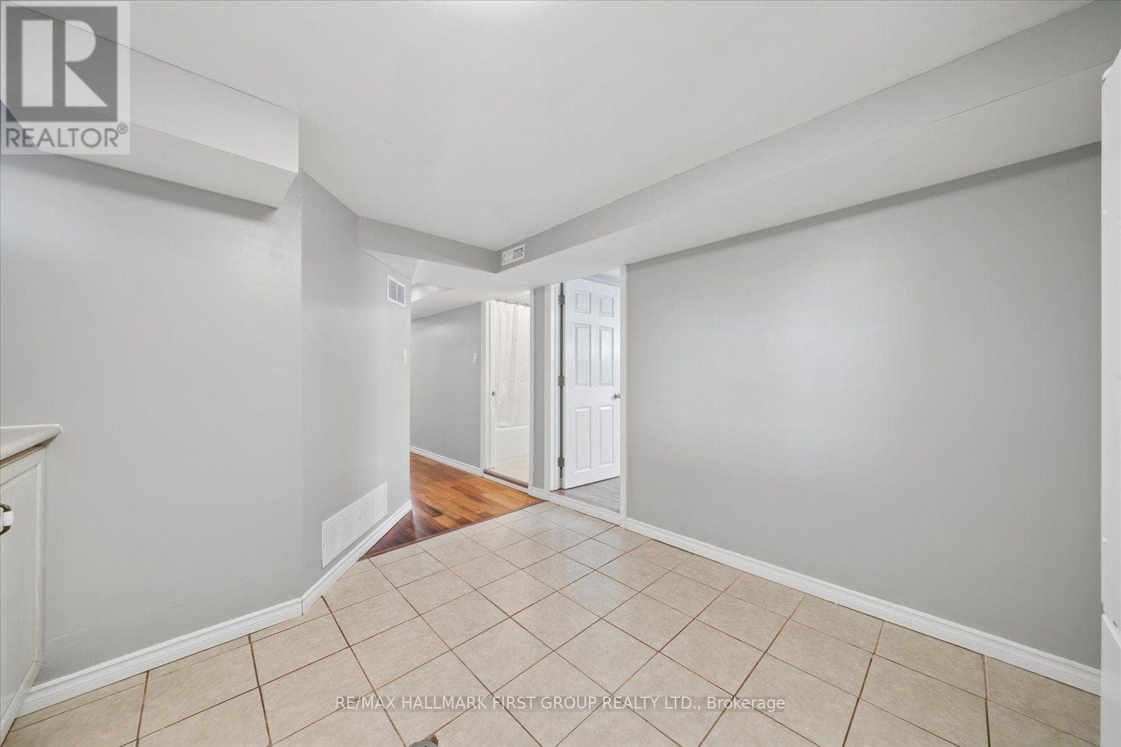 Single Family at 531 Harmony Road, Oshawa (Donevan), Ontario - Photo 10 - RE/MAX Garden City Realty