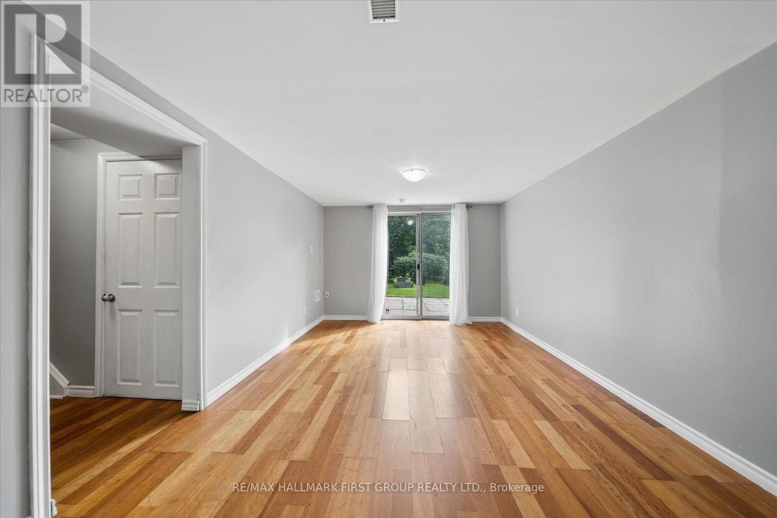 Single Family at 531 Harmony Road, Oshawa (Donevan), Ontario - Photo 5 - RE/MAX Garden City Realty