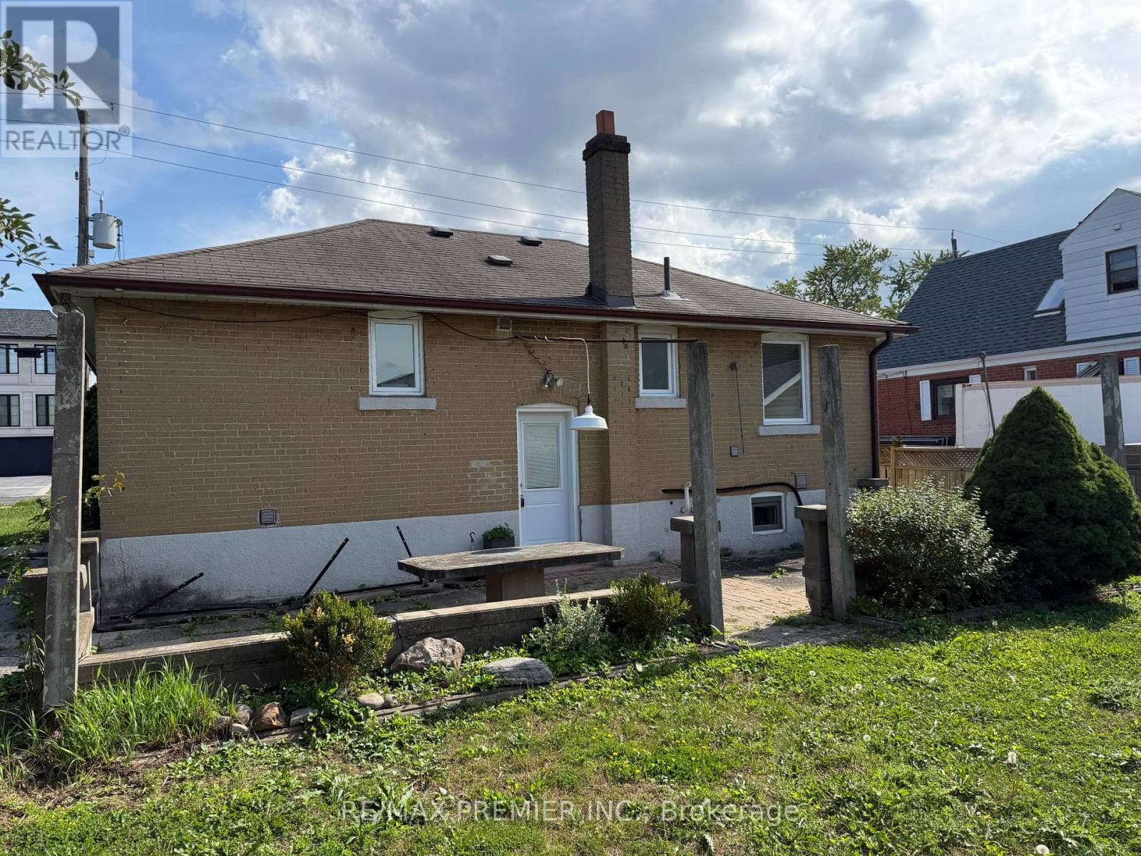 Single Family at BSMT- 404 Rustic Road, Toronto (Maple Leaf), Ontario - Photo 10 - RE/MAX Garden City Realty