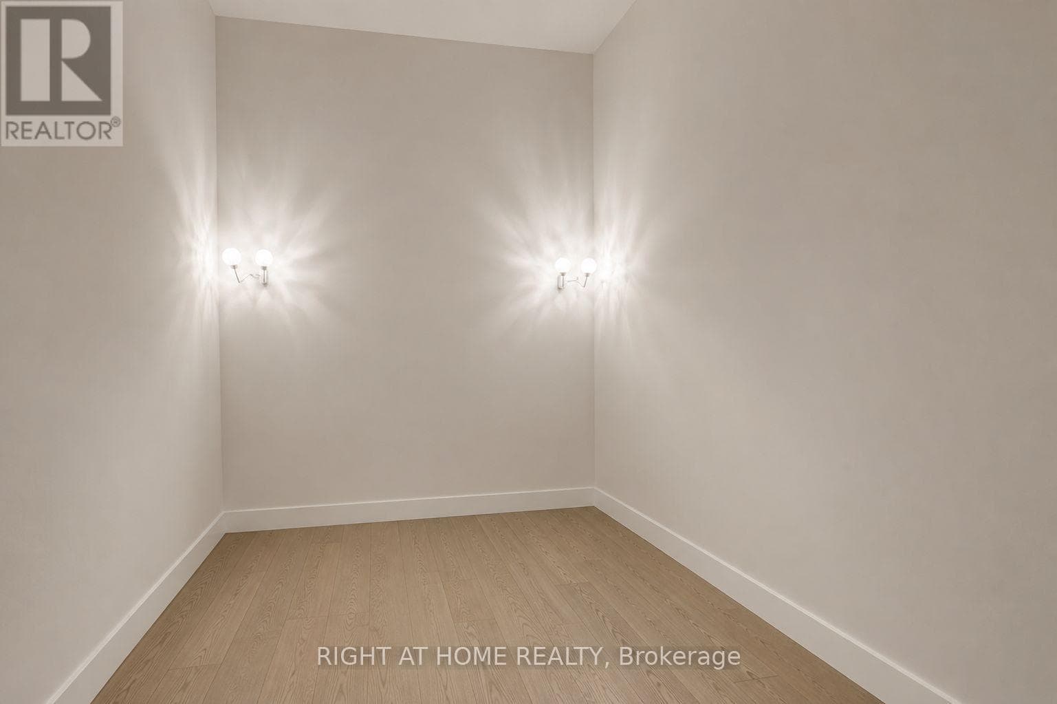 Single Family at 3020- 155 Yorkville Avenue, Toronto (Annex), Ontario - Photo 5 - RE/MAX Garden City Realty