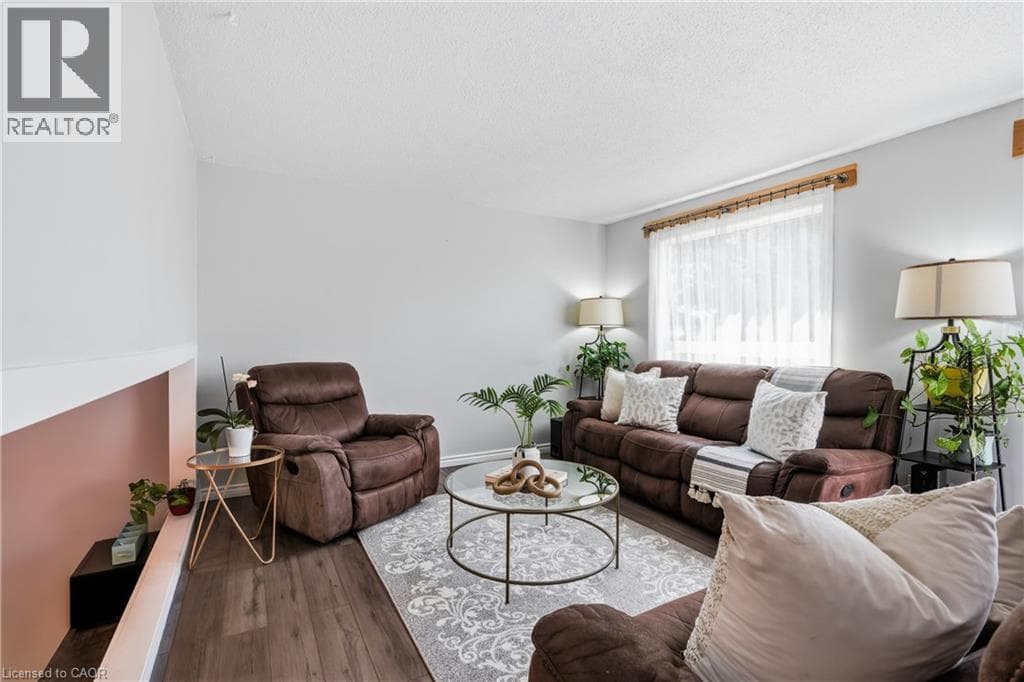 Single Family at 38- 7001 CASEY Street, Niagara Falls, Ontario - Photo 4 - RE/MAX Garden City Realty