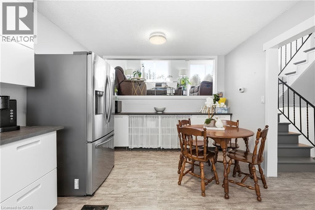 Single Family at 38- 7001 CASEY Street, Niagara Falls, Ontario - Photo 8 - RE/MAX Garden City Realty