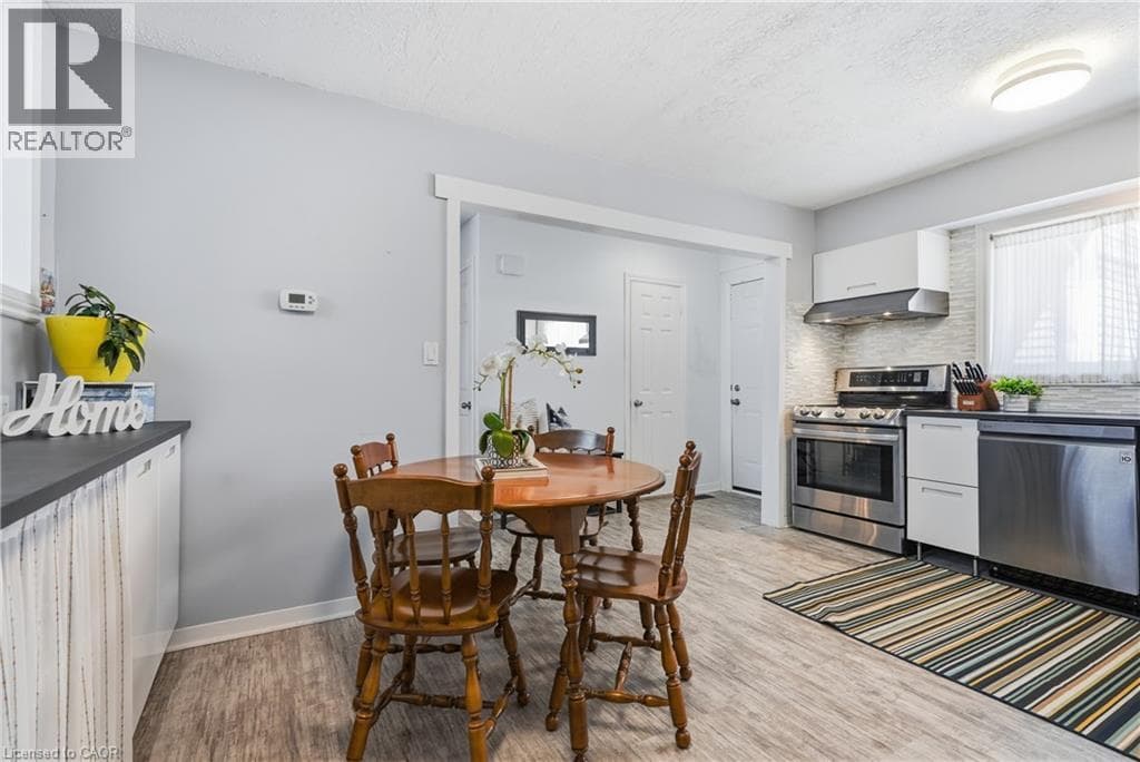Single Family at 38- 7001 CASEY Street, Niagara Falls, Ontario - Photo 9 - RE/MAX Garden City Realty
