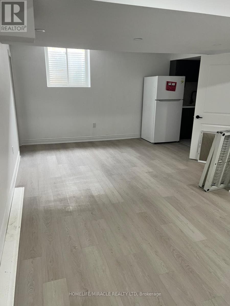 Single Family at 23 Aldenham Street, Brampton (Credit Valley), Ontario - Photo 3 - RE/MAX Garden City Realty