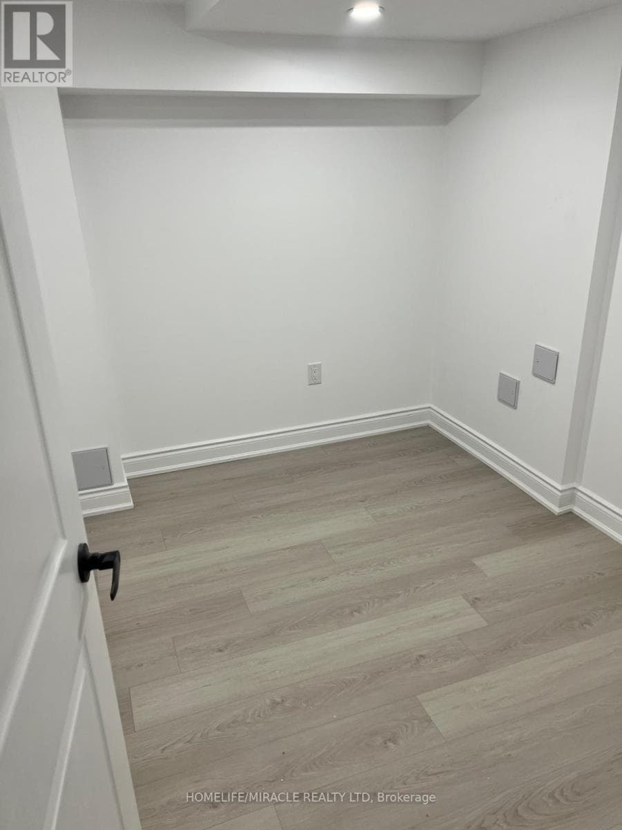 Single Family at 23 Aldenham Street, Brampton (Credit Valley), Ontario - Photo 6 - RE/MAX Garden City Realty