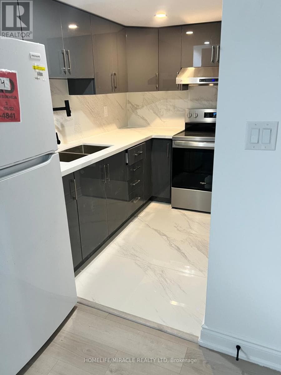 Single Family at 23 Aldenham Street, Brampton (Credit Valley), Ontario - Photo 8 - RE/MAX Garden City Realty