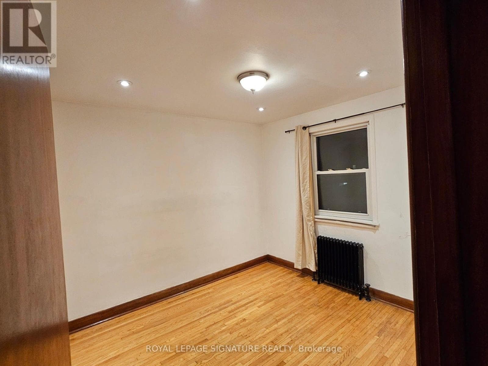 Single Family at 3- 71 Thirteenth Street, Toronto (New Toronto), Ontario - Photo 3 - RE/MAX Garden City Realty