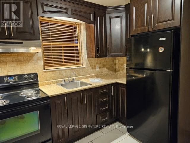 Single Family at 3- 71 Thirteenth Street, Toronto (New Toronto), Ontario - Photo 5 - RE/MAX Garden City Realty
