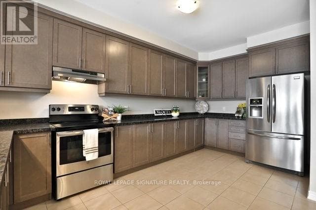 Single Family at 29 Bradbury Road, Hamilton (Stoney Creek), Ontario - Photo 9 - RE/MAX Garden City Realty