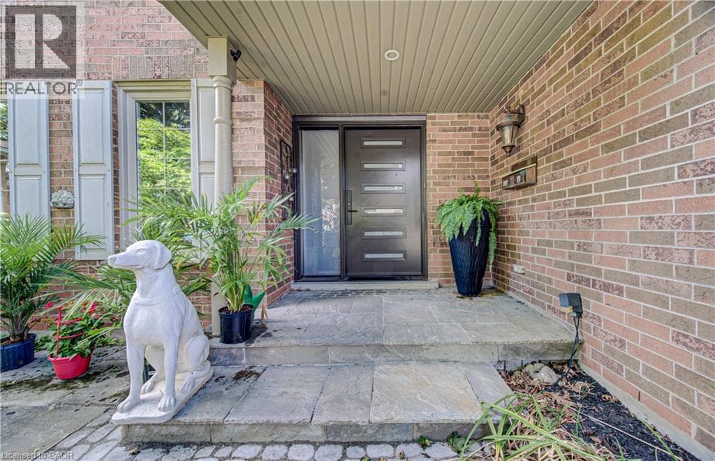 Single Family at 7 STOCK Court, Cambridge, Ontario - Photo 3 - RE/MAX Garden City Realty