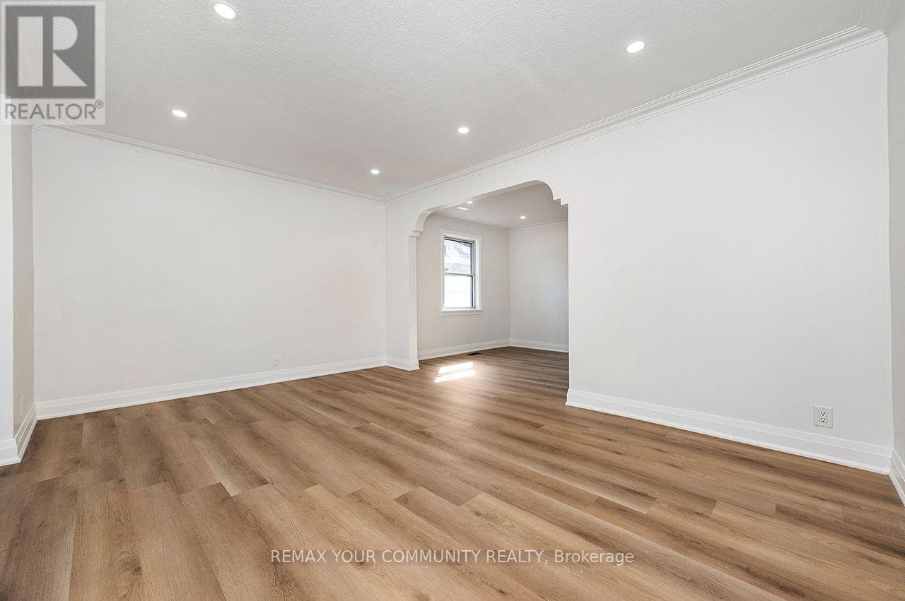 Single Family at 91 Mcgillivray Avenue, Toronto (Bedford Park-Nortown), Ontario - Photo 4 - RE/MAX Garden City Realty