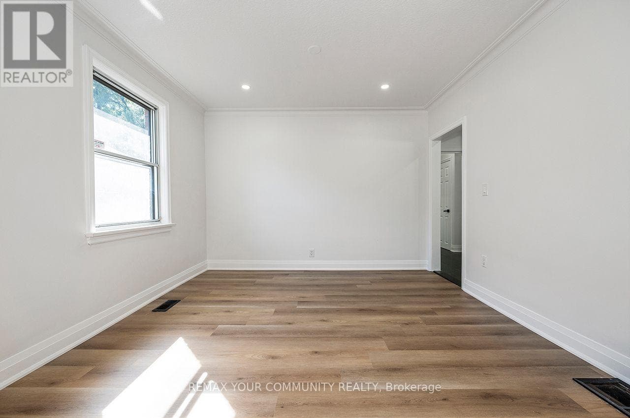 Single Family at 91 Mcgillivray Avenue, Toronto (Bedford Park-Nortown), Ontario - Photo 6 - RE/MAX Garden City Realty